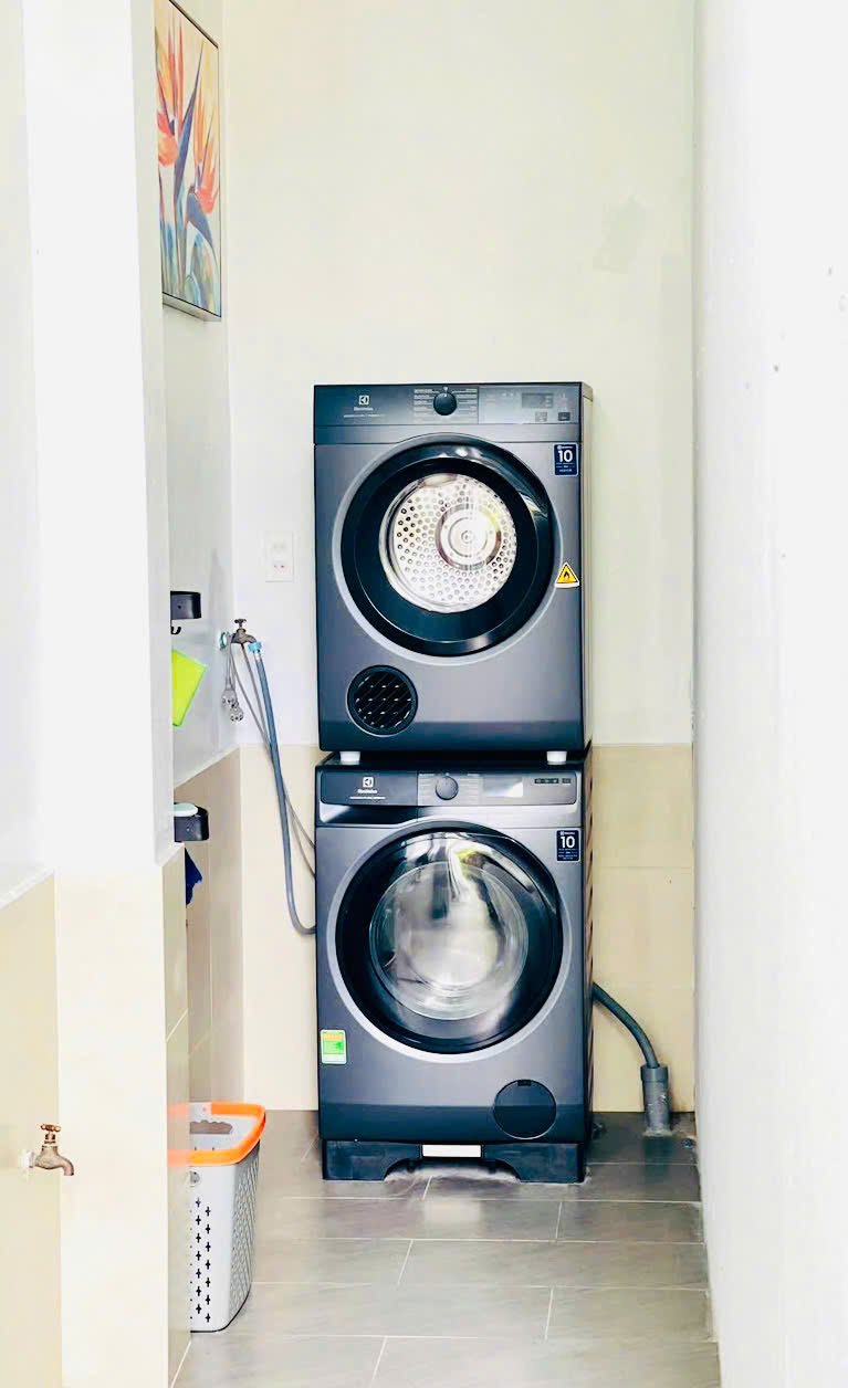 Máy giặt sấy mới và hiện đại